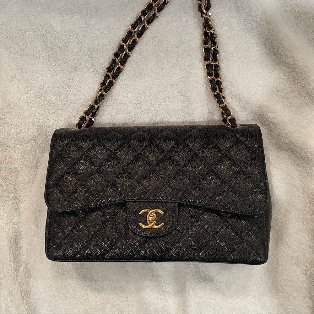 Chanel caviar jumbo double flap, black